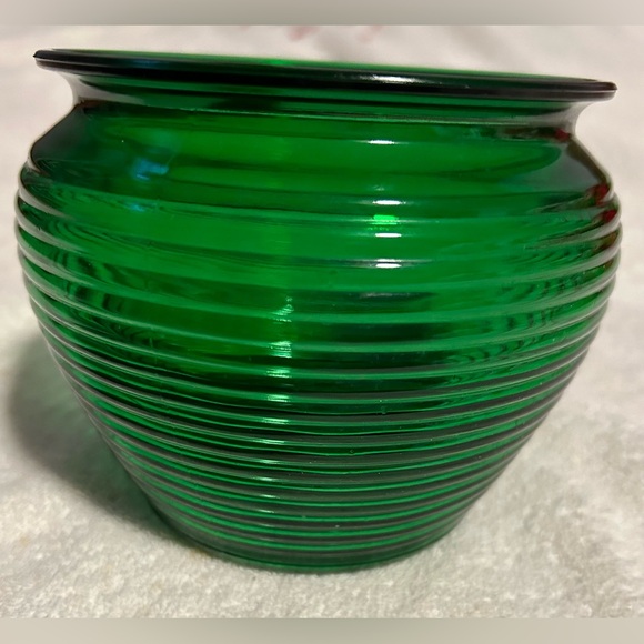Vintage Mid-Century National Potteries Emerald Green Ribbed Vase - Picture 4 of 4